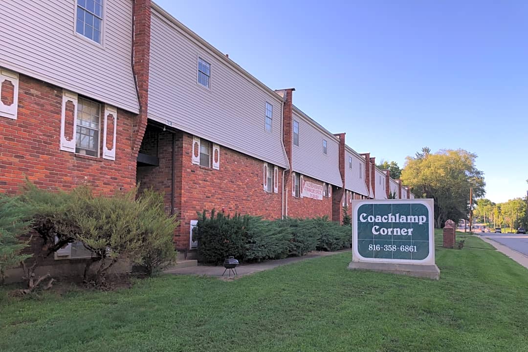 Coach Lamp Corner Apartments - 7228 Raytown Rd | Raytown, MO Apartments for  Rent | Rent.