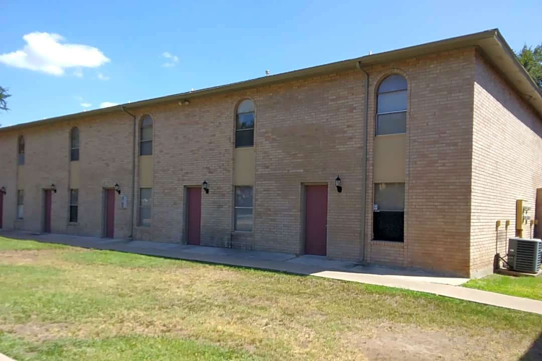 Hillside I &II - 200 W Hillside Rd | Laredo, TX Apartments for Rent | Rent.