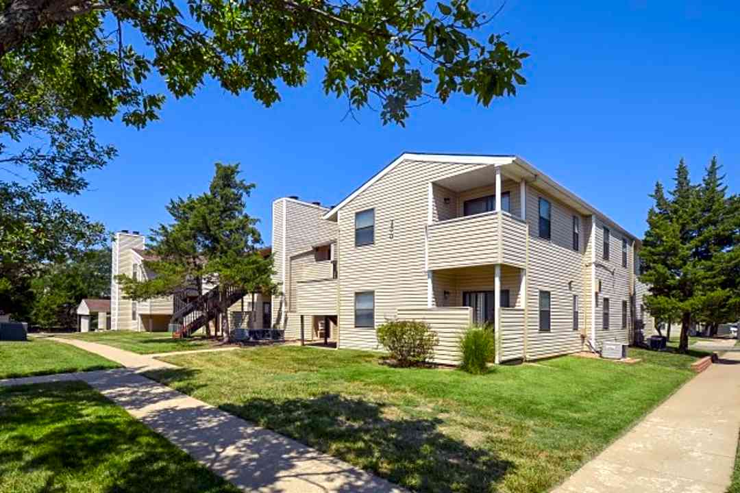 Eagle Creek Apartments - 9550 E Lincoln St Wichita Ks Apartments For Rent Rentcom