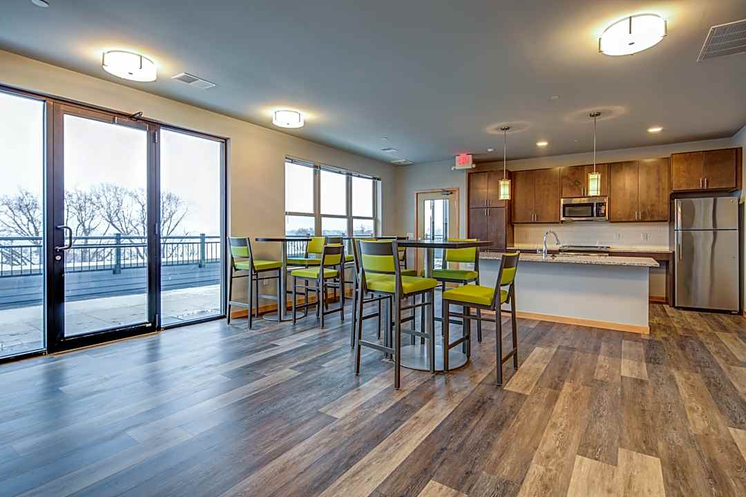 8twenty Park Apartments 820 S Park St Madison Wi Apartments For Rent Rent Com
