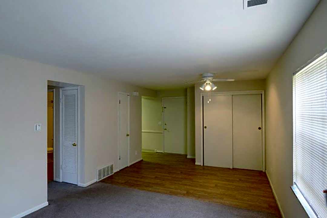 Alexander Hamilton Apartments 496 S Hamilton Rd Columbus Oh Apartments For Rent Rent Com