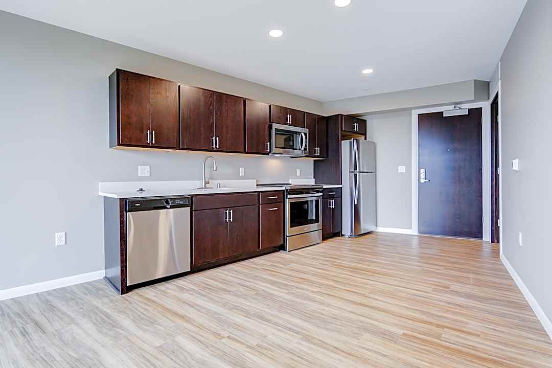 Honey Creek Place - 8041 W Bluemound Road Milwaukee Wi Apartments For Rent Rentcom
