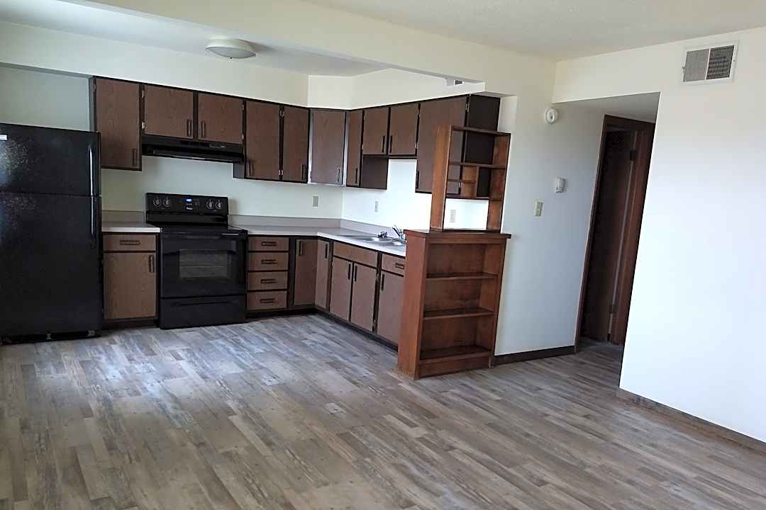 Fairlane Apartments 1411 Sw Fairlawn Rd Topeka Ks Apartments For Rent Rent Com