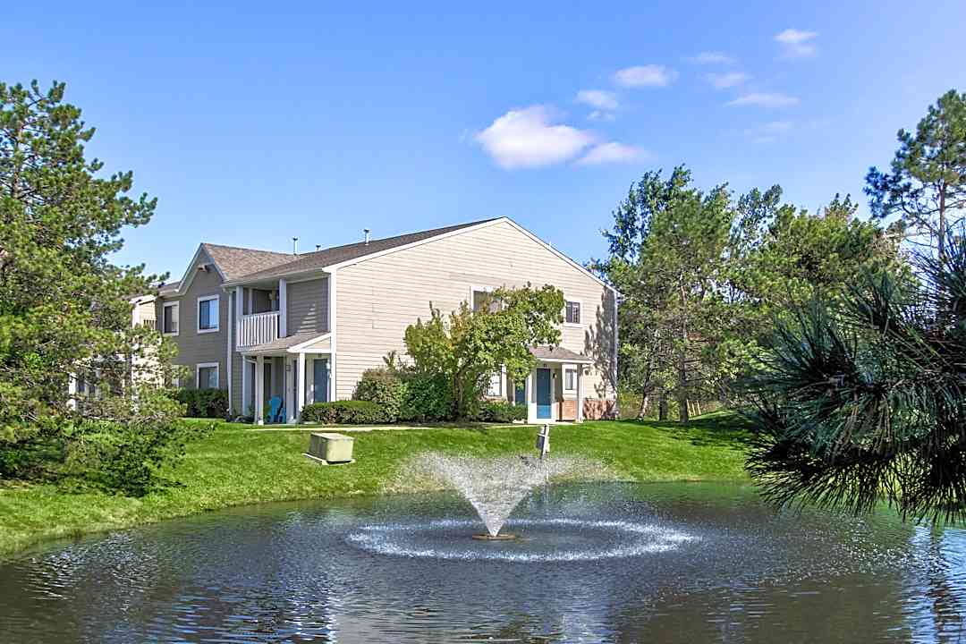 Arbor Knoll 5825 Plum Hollow Dr Ypsilanti Mi Apartments For Rent Rent Com