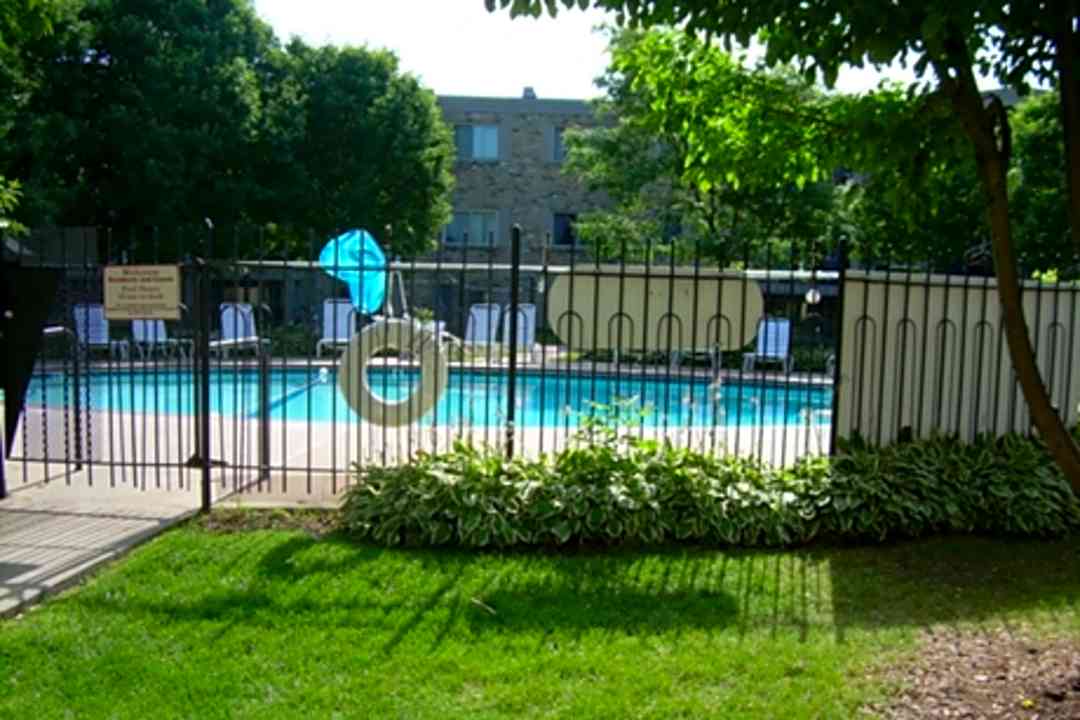 richland court 1306 east 78th street richfield mn apartments for rent rent com