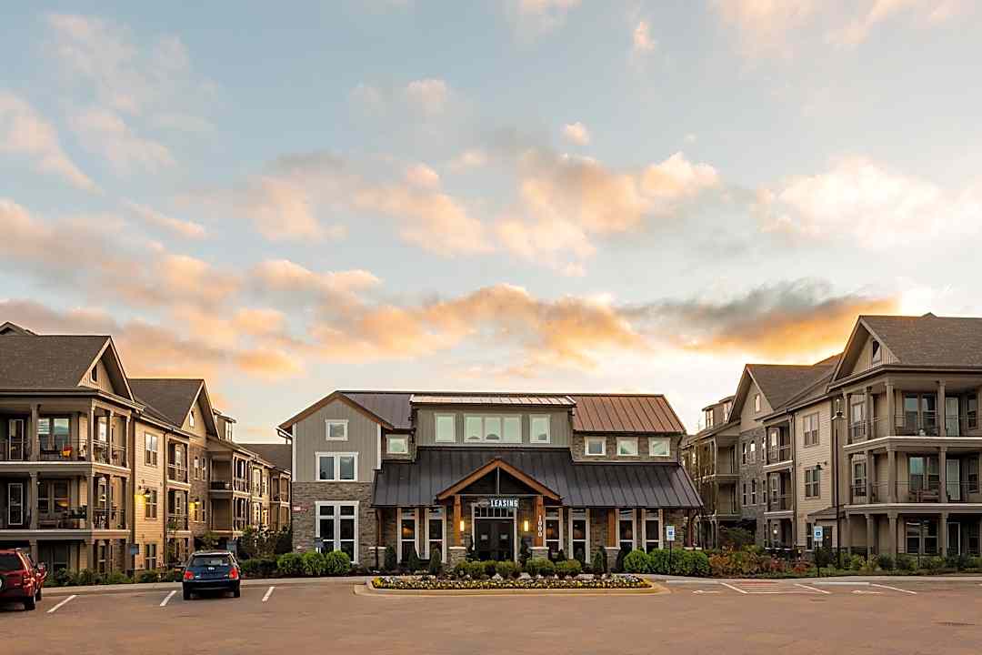 The Retreat At Iron Horse Apartments - 1000 Ironhorse Lane Franklin Tn Apartments For Rent Rentcom