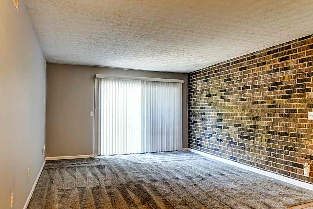 Barrington Square 2325 Marlborough Court Columbus Oh Apartments For Rent Rent Com