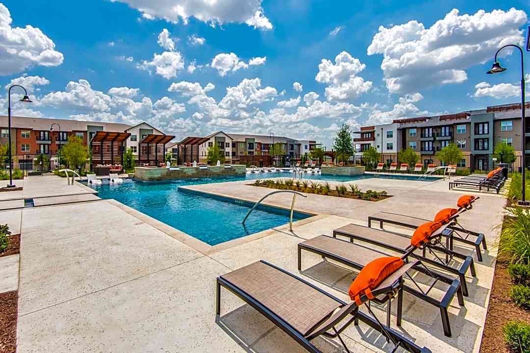 Aura Castle Hills 1980 E State Hwy 121 Lewisville Tx Apartments For Rent Rent Com