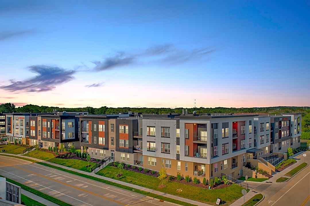 Forte At 84 South 9125 Sura Lane Greenfield Wi Apartments For Rent Rent Com