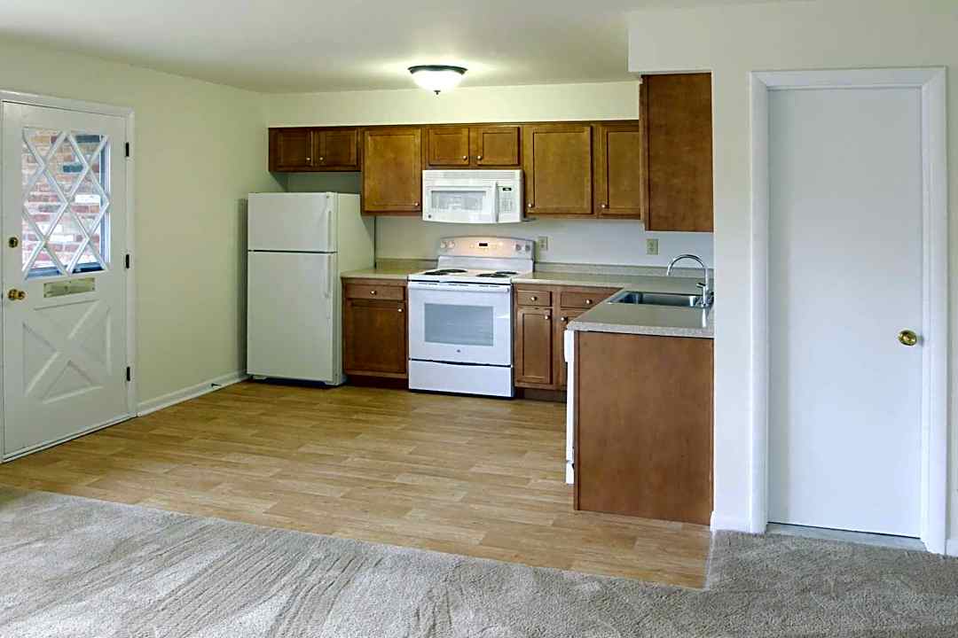 parkwood village apartments 1000 s parkwood dr clifton park ny apartments for rent rent com
