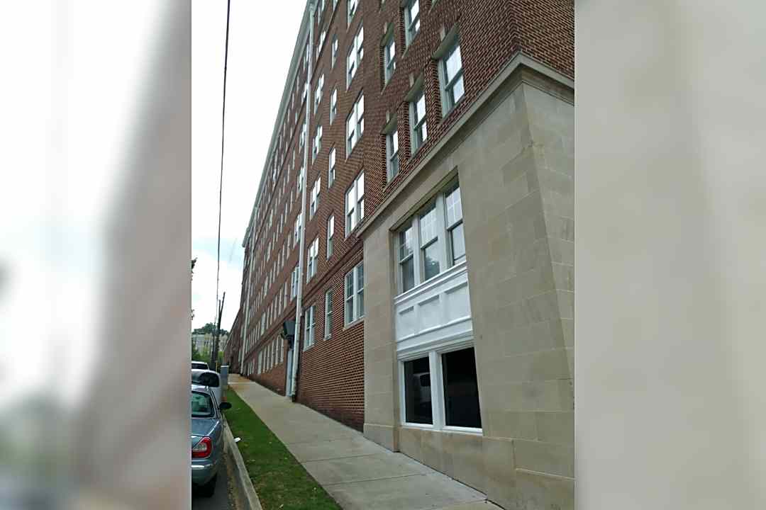 Greenbrier At Altamont The 2831 Highland Ave S Birmingham Al Apartments For Rent Rent Com