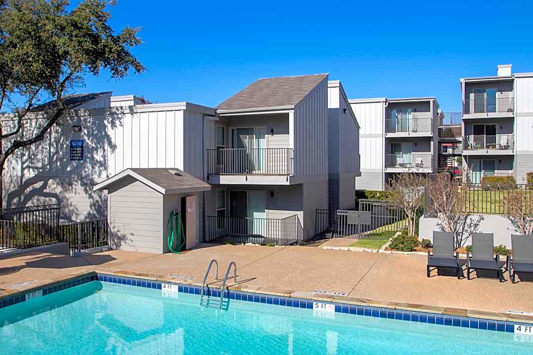 the biltmore dallas 6251 melody ln dallas tx apartments for rent rent com
