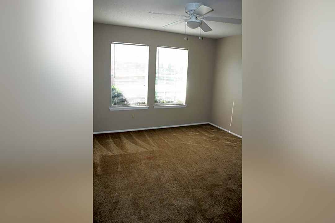 Arbors Of Bastrop Apartments 202 Childers Dr Bastrop Tx Apartments For Rent Rent Com