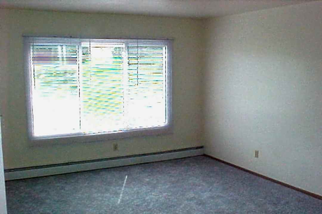 Laurel Gardens Apartments - 622 Laurel Ct Marshfield Wi Apartments For Rent Rentcom