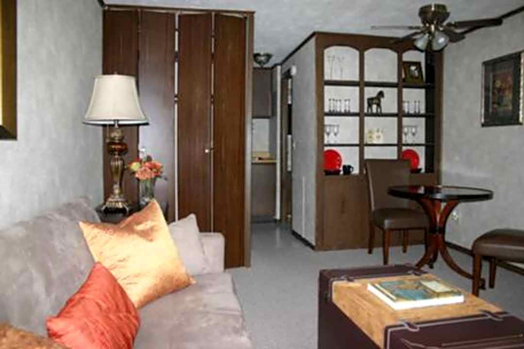 Apple Run Apartments 2350 Appleridge Dr Columbus Oh Apartments For Rent Rent Com