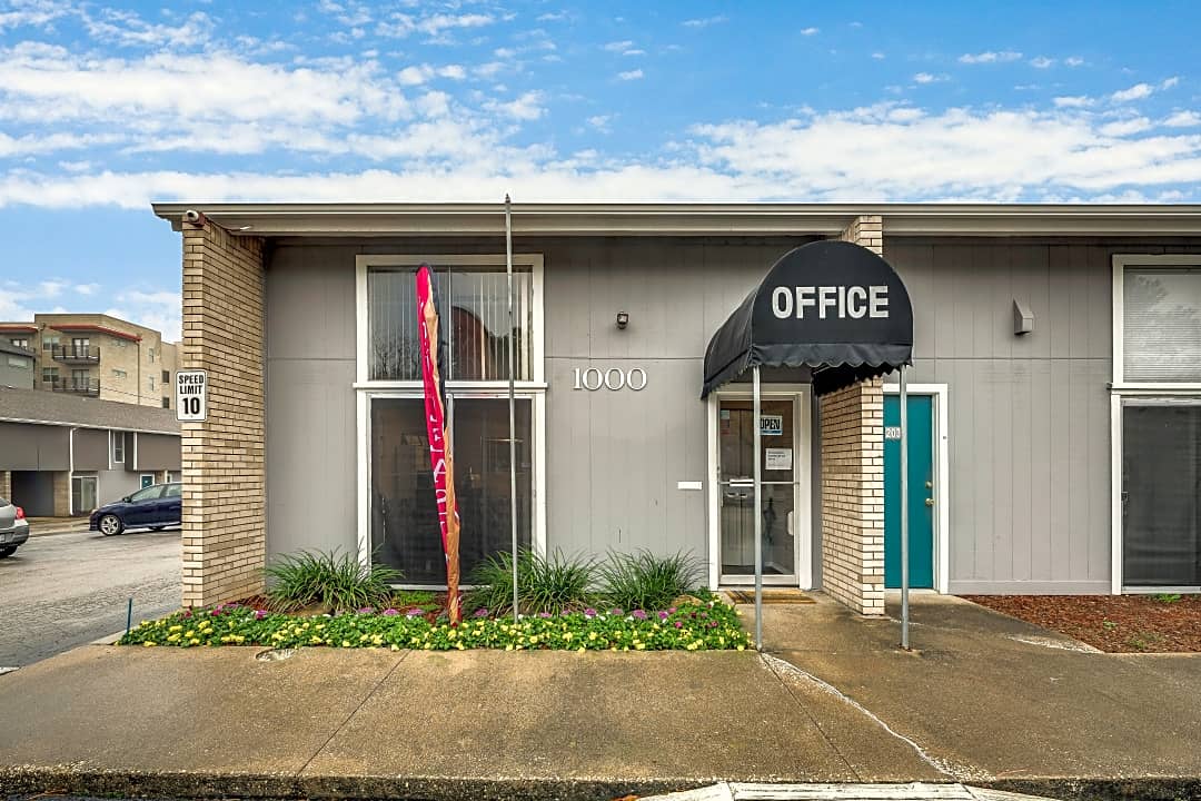 Pinewoods - 1000 W Mitchell St | Arlington, TX Apartments for Rent | Rent.