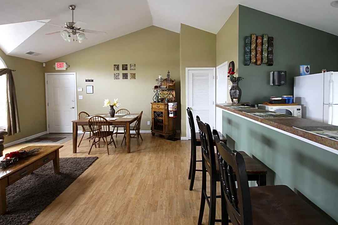 Falcon Crest - 3800 Falcon Crest Drive Louisville Ky Apartments For Rent Rentcom