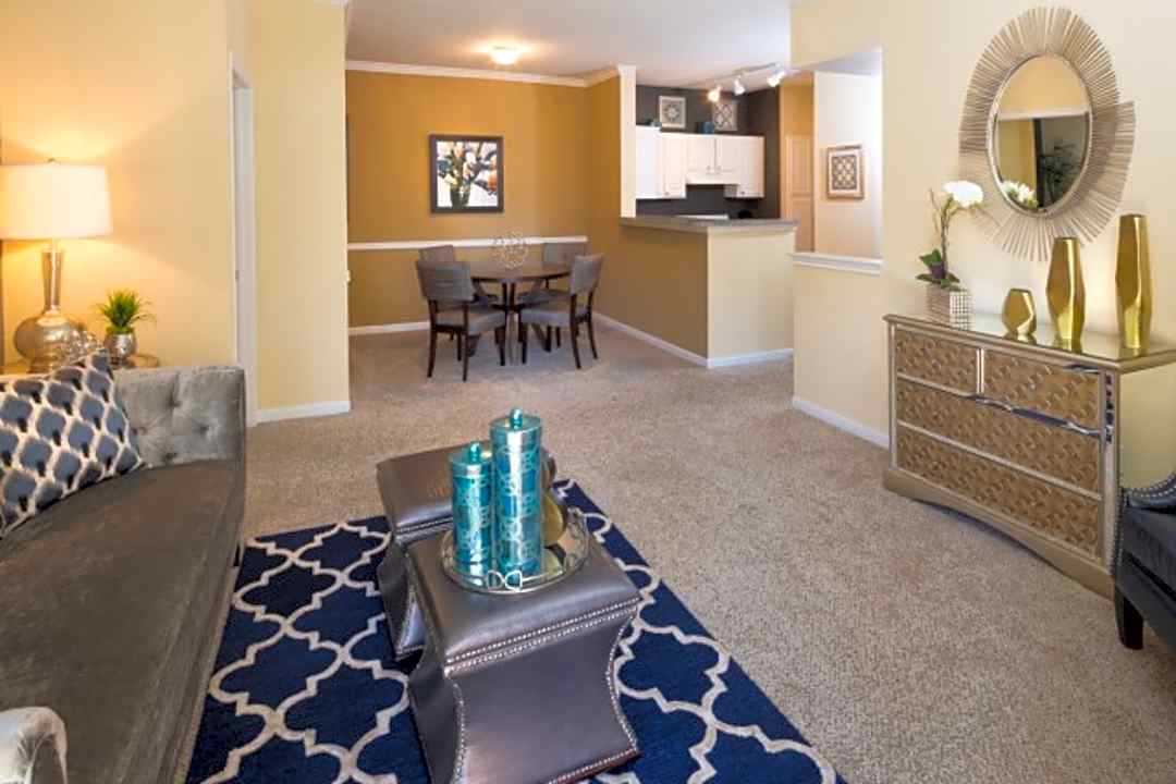 treymore city place apartments 2101 n haskell ave dallas tx apartments for rent rent com
