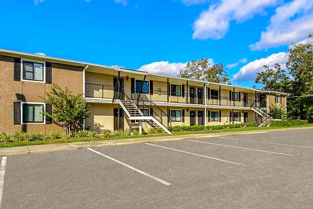 Oakwood Reserve 2616 Mission Rd Tallahassee Fl Apartments For Rent Rent Com