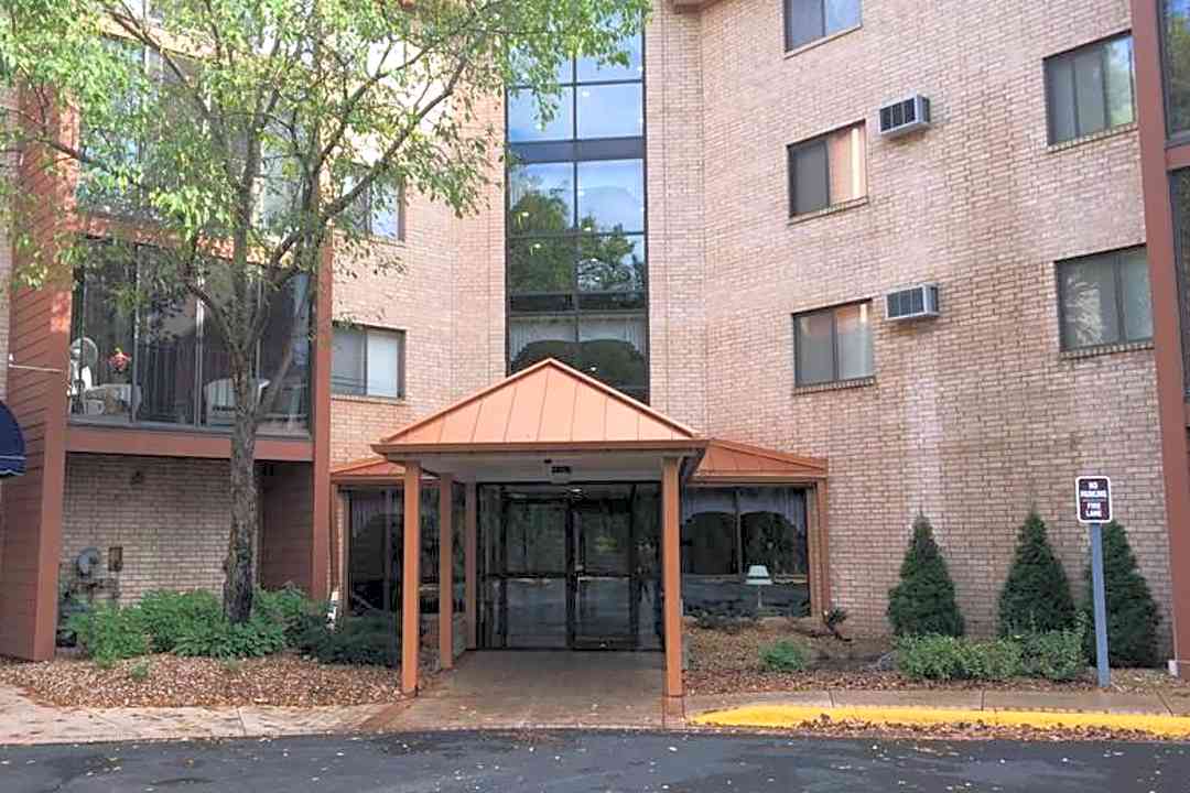 The Anthony James On Broadway 55 Community 6100 W Broadway Ave New Hope Mn Apartments For Rent Rent Com