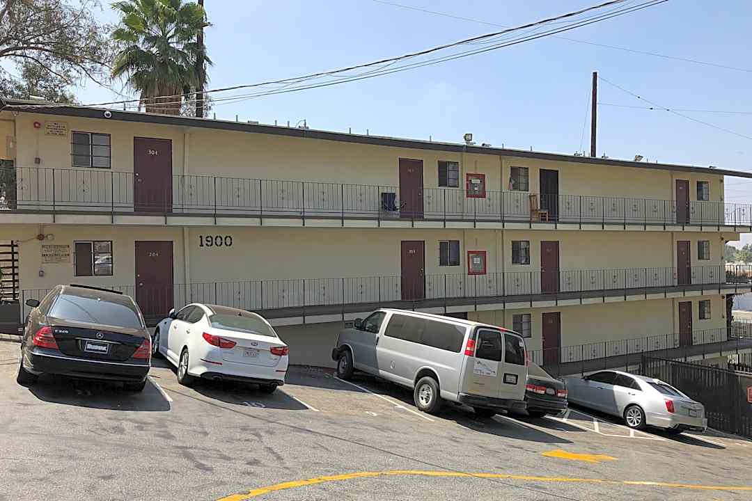 woodbridge village 1900 n marianna ave los angeles ca apartments for rent rent com