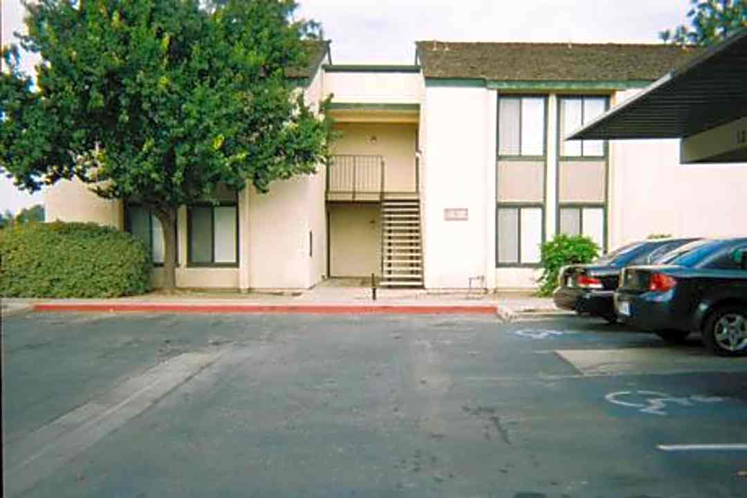 shadowbrook apartments 1849 nelson blvd selma ca apartments for rent rent com