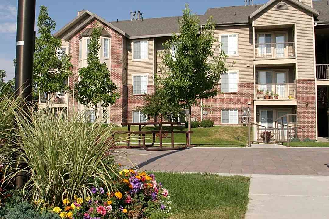 Jefferson School Apartments 1099 South West Temple Salt Lake City Ut Apartments For Rent Rent Com