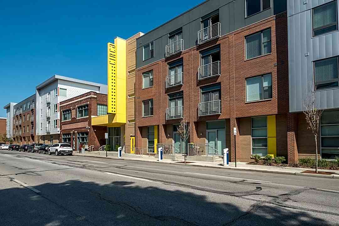 Circa Apartments 617 N College Ave Indianapolis In Apartments For Rent Rent Com