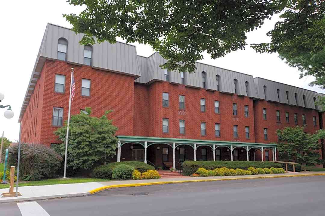 heritage house 50 n 3rd st lewisburg pa apartments for rent rent com