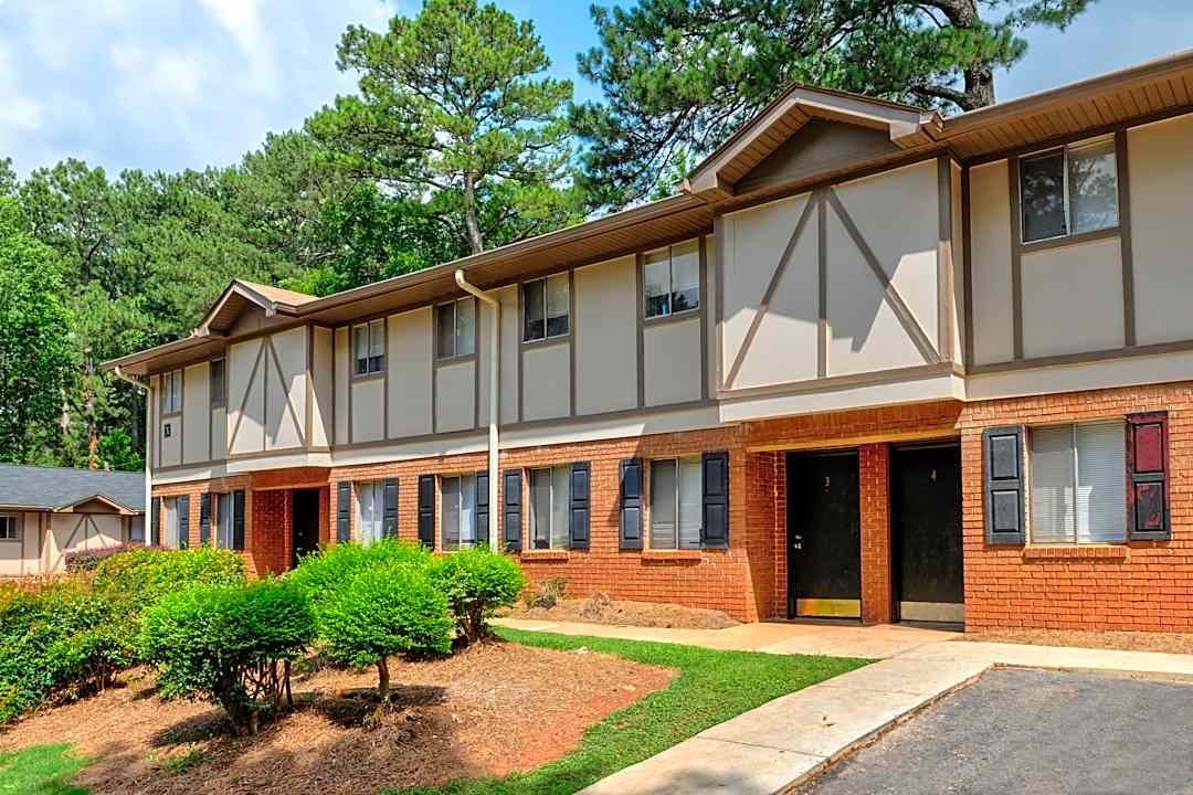 Forty 15 Apartment Homes 4015 Covington Highway Decatur Ga Apartments For Rent Rent Com