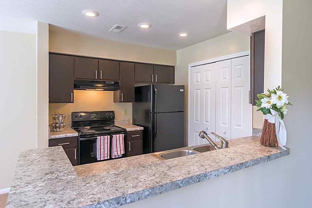 Alexander Court 135 Reynoldsburg New Albany Rd S Reynoldsburg Oh Apartments For Rent Rent Com