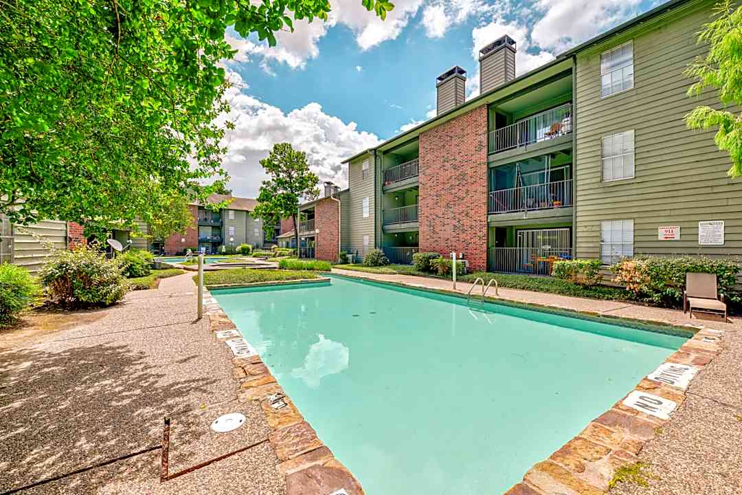 Worthington At The Beltway The 1350 Greens Pkwy Houston Tx Apartments For Rent Rent Com
