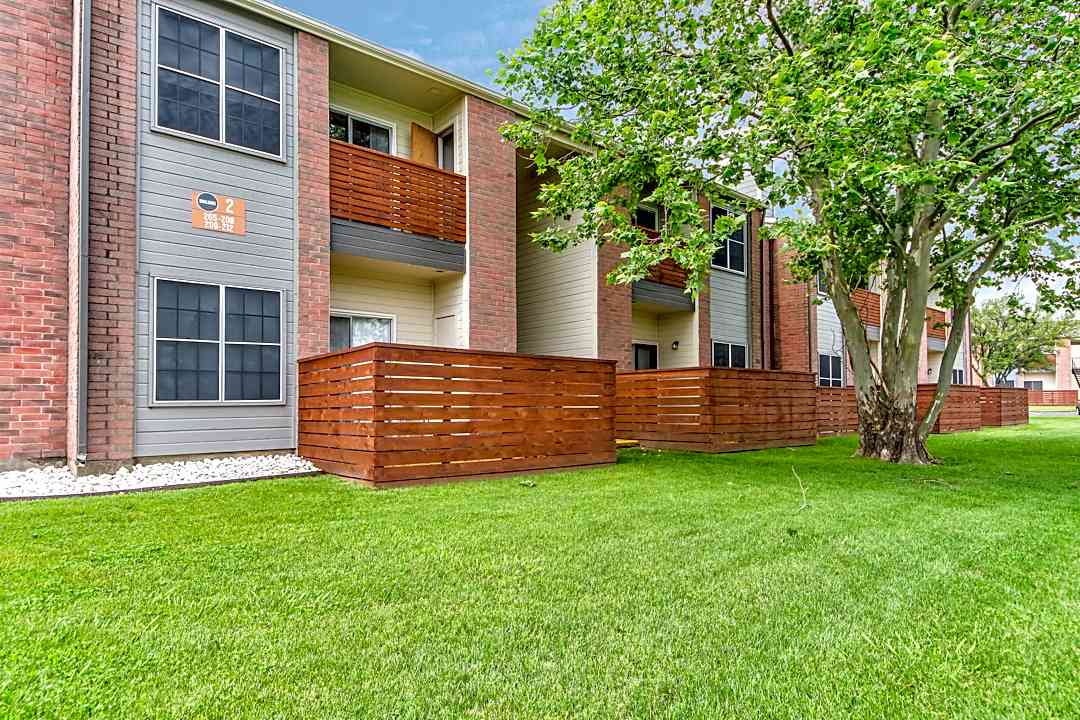 23hundred 2300 W Taylor St Sherman Tx Apartments For Rent Rent Com