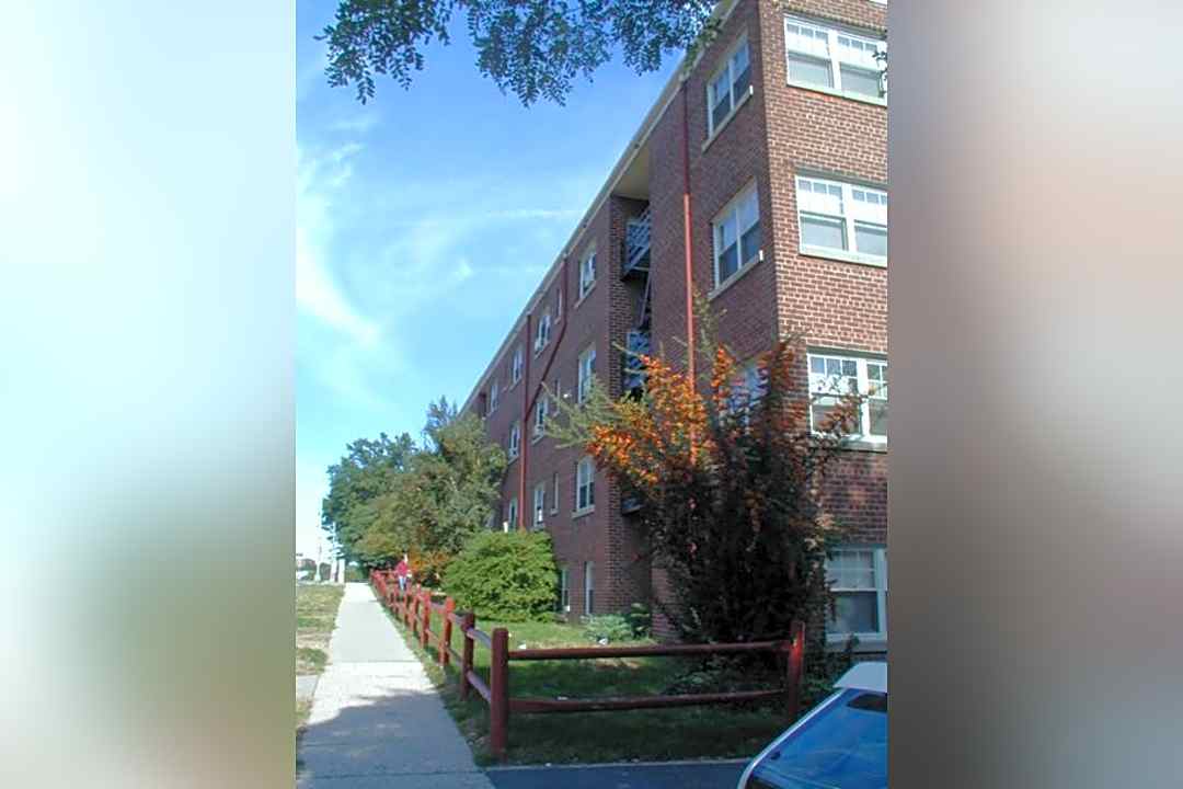 Arlington Court Apartments 212 N Arlington Ave East Orange Nj Apartments For Rent Rent Com