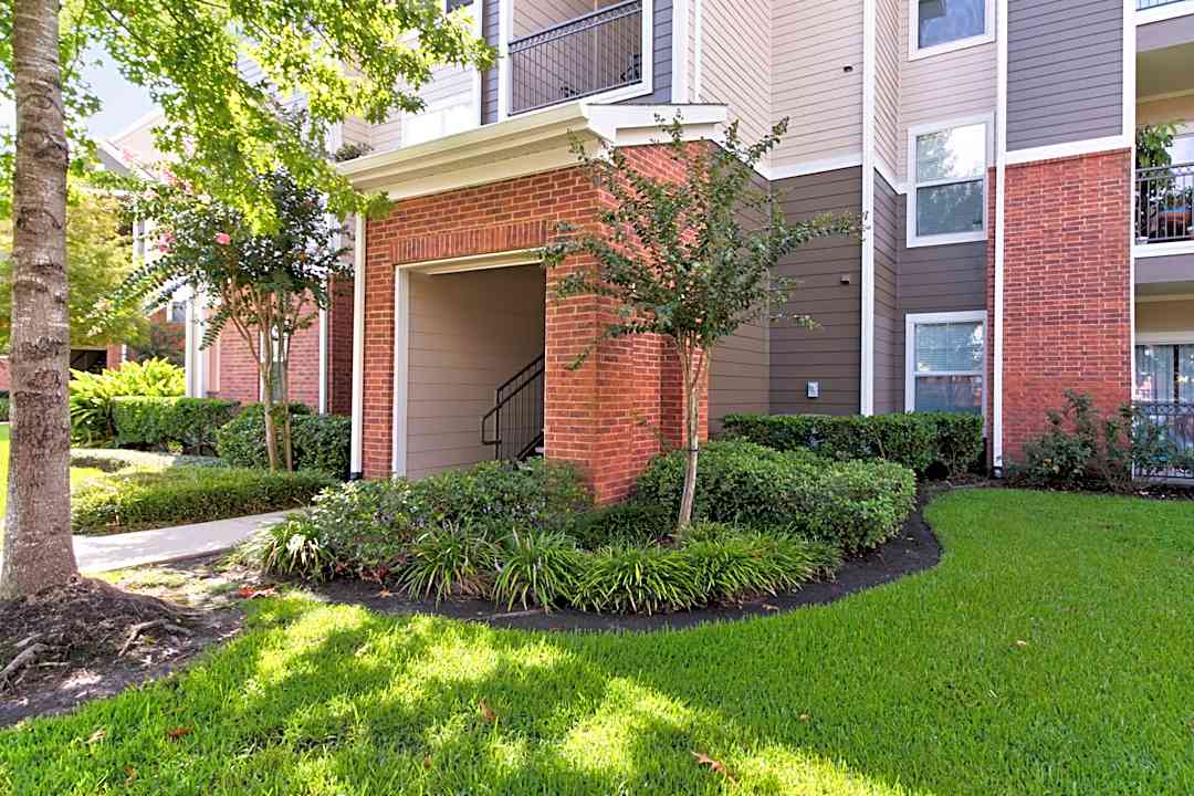Advenir At Wynstone 6464 E Sam Houston Pkwy N Houston Tx Apartments For Rent Rent Com