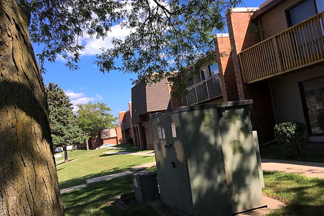 Georgetown Square Apartments - 5143 Biscayne Ave Racine Wi Apartments For Rent Rentcom