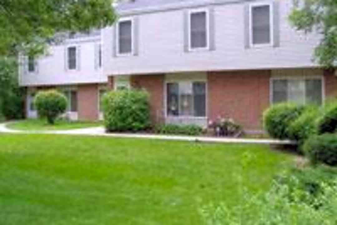 Grand Oaks Apartments - 36033 North Grand Oaks Court 2 Gurnee Il Apartments For Rent Rentcom