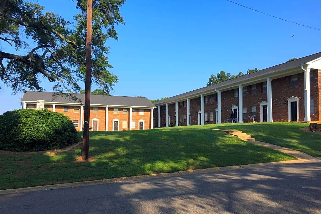 Barclay Belmont & Carriage Inn - 1910 11th Ave | Tuscaloosa, AL Apartments  for Rent | Rent.