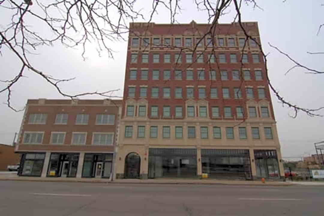 Dalton Apartments 131 E 5th Ave Gary In Apartments For Rent Rent Com