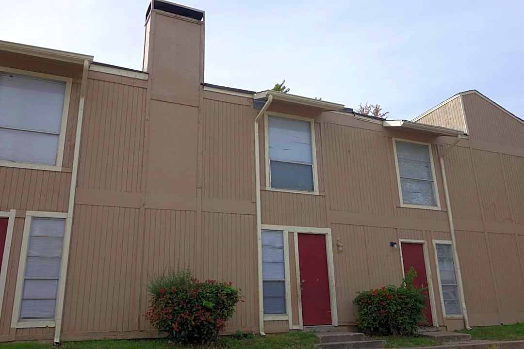 River Glen Townhomes - 1379 E 63rd St Tulsa Ok Apartments For Rent Rentcom