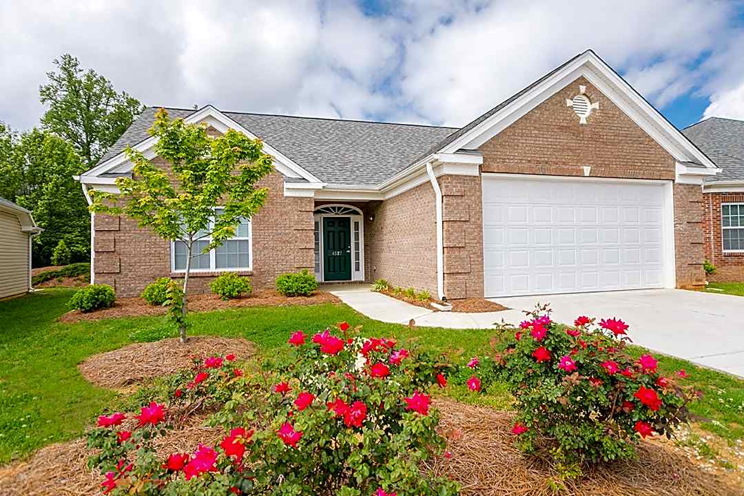 Granite Ridge Apartments Villas 4480 Platinum Dr Greensboro Nc Apartments For Rent Rent Com