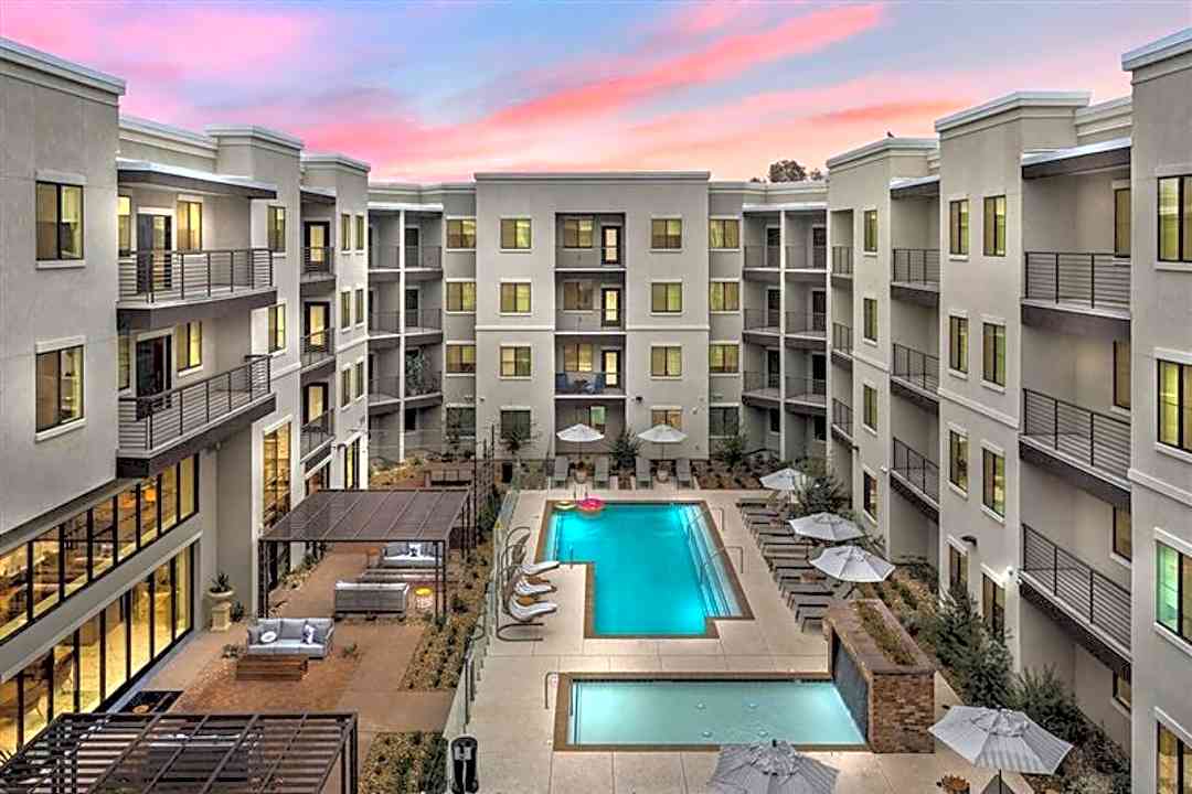 Alta North Central 777 E Stella Ln Phoenix Az Apartments For Rent Rent Com