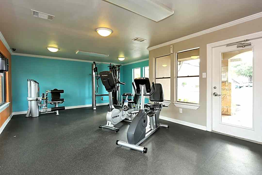 Lake Creek Apartments 10707 Lake Creek Parkway Austin Tx Apartments For Rent Rent Com