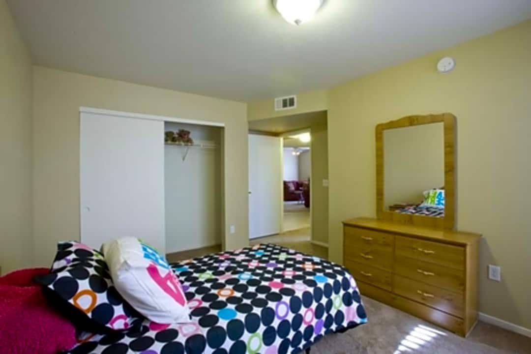 Apache Pines 9552 W Tropicana Ave Las Vegas Nv Apartments For Rent Rent Com