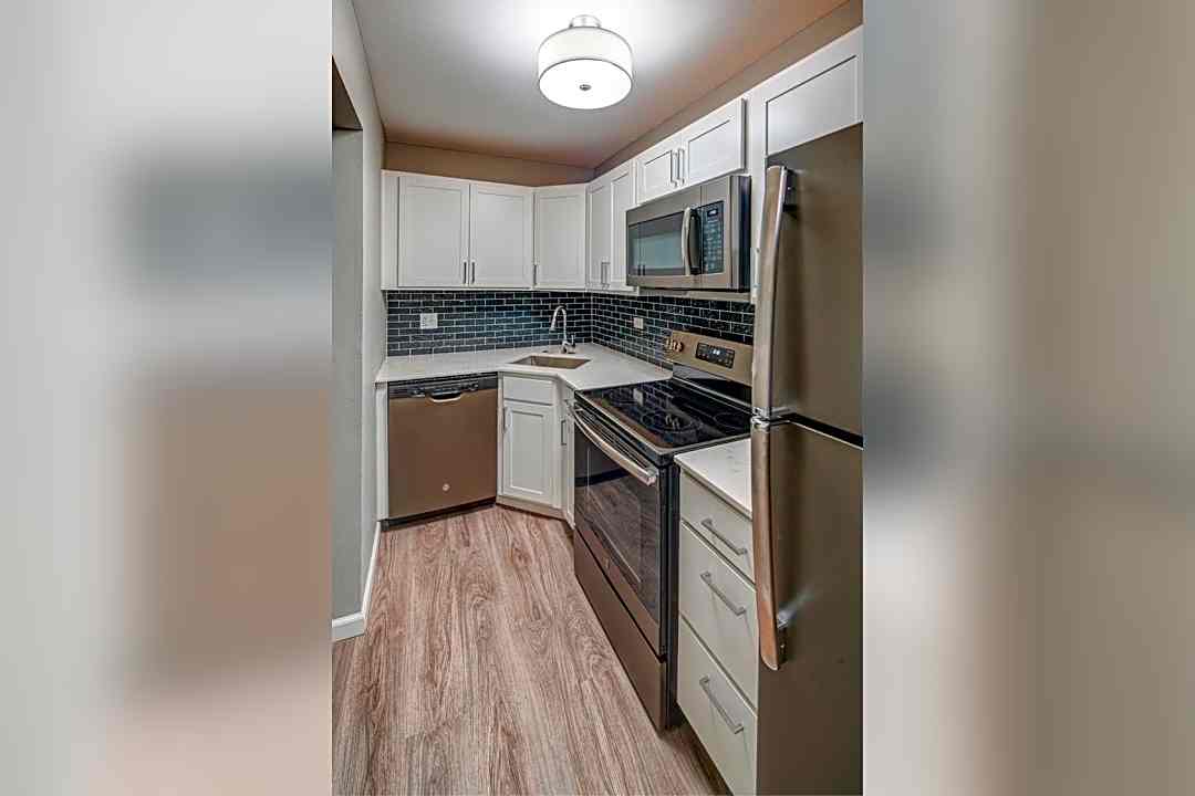 Eagle Creek - 1128 S Williams Street Westmont Il Apartments For Rent Rentcom