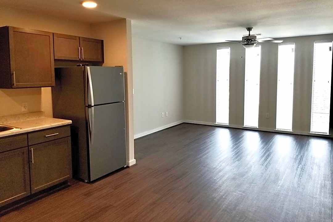Miramonte Apartments And Homes 1535 Moore Rd Stafford Tx Apartments For Rent Rent Com