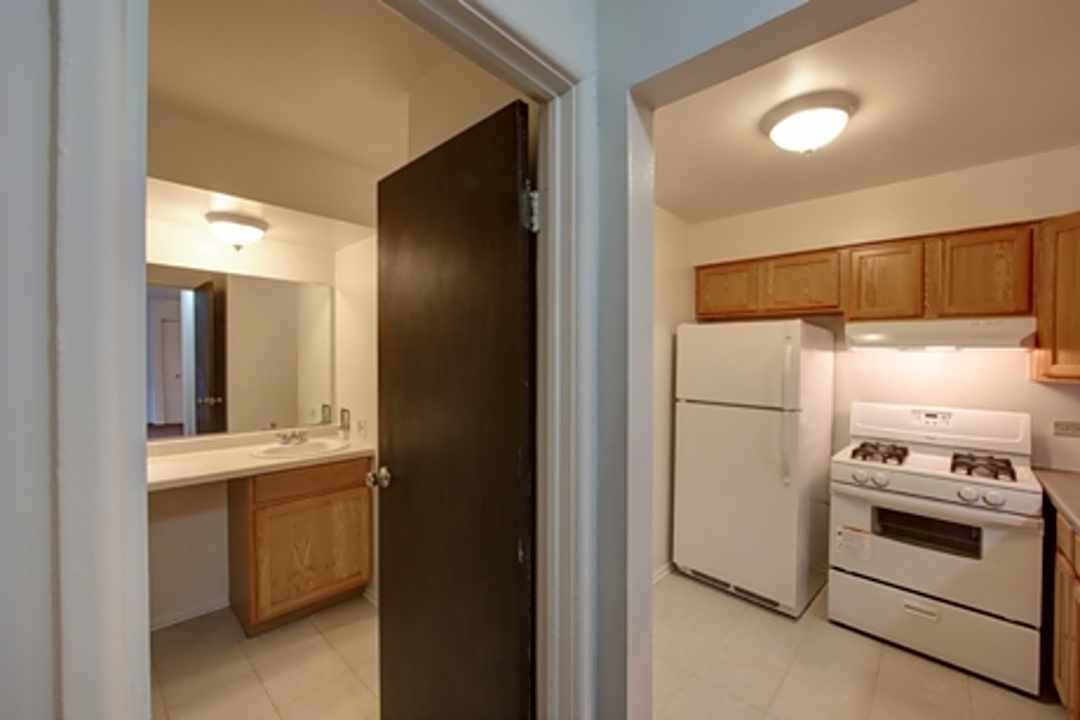 Autumn Ridge Apartments 326 S President St Carol Stream Il Apartments For Rent Rent Com