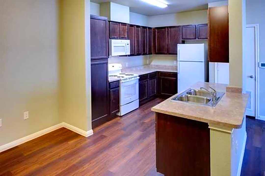 the park at sutton oaks 1010 locke st san antonio tx apartments for rent rent com