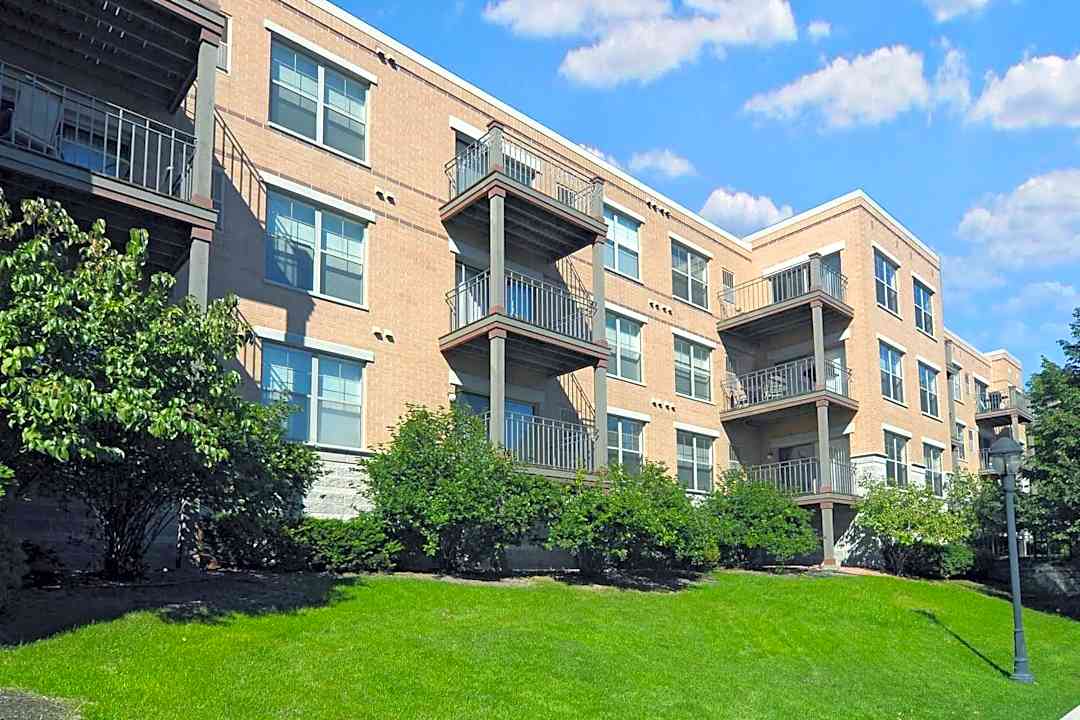 71 House Apartments on ogden ave milwaukee 