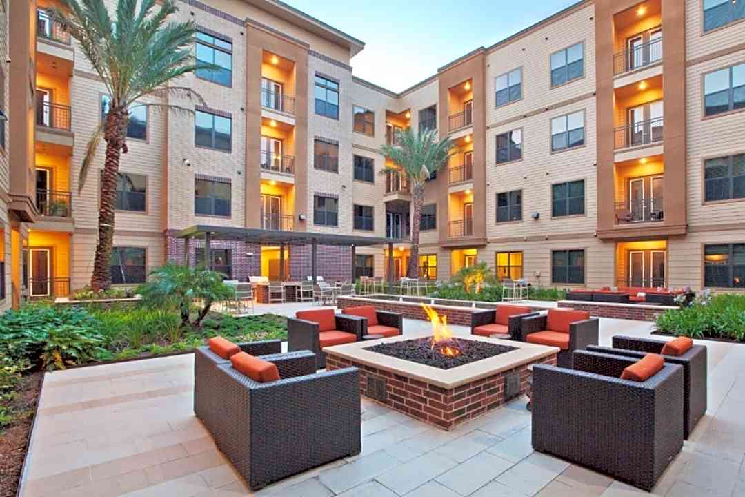 Alexan Enclave 13411 Briar Forest Dr Houston Tx Apartments For Rent Rent Com